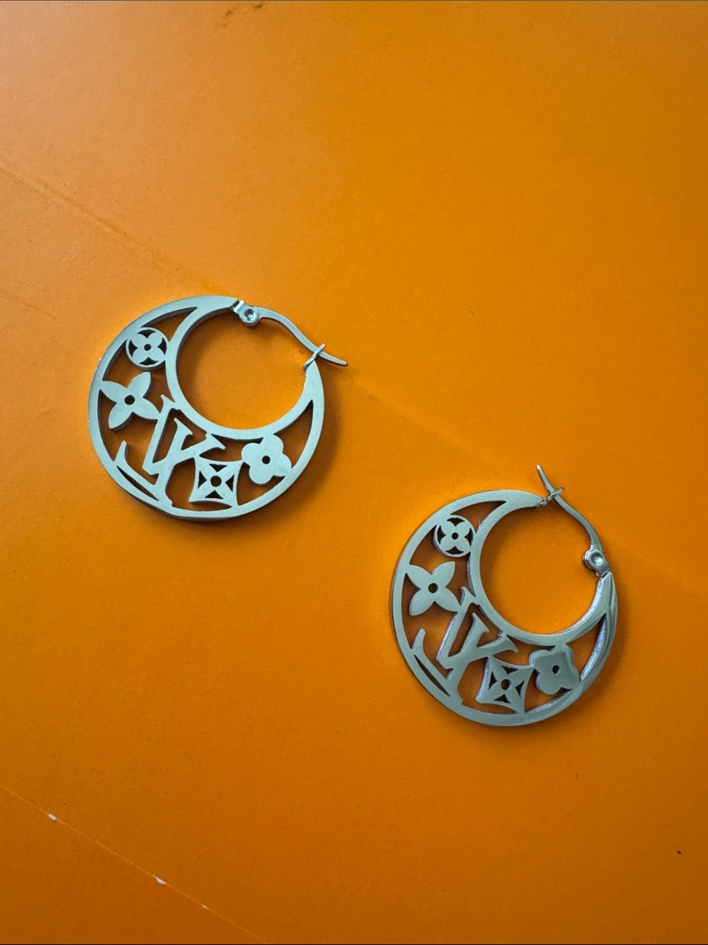 Source Unknown Silver Floral Cutout Hoops